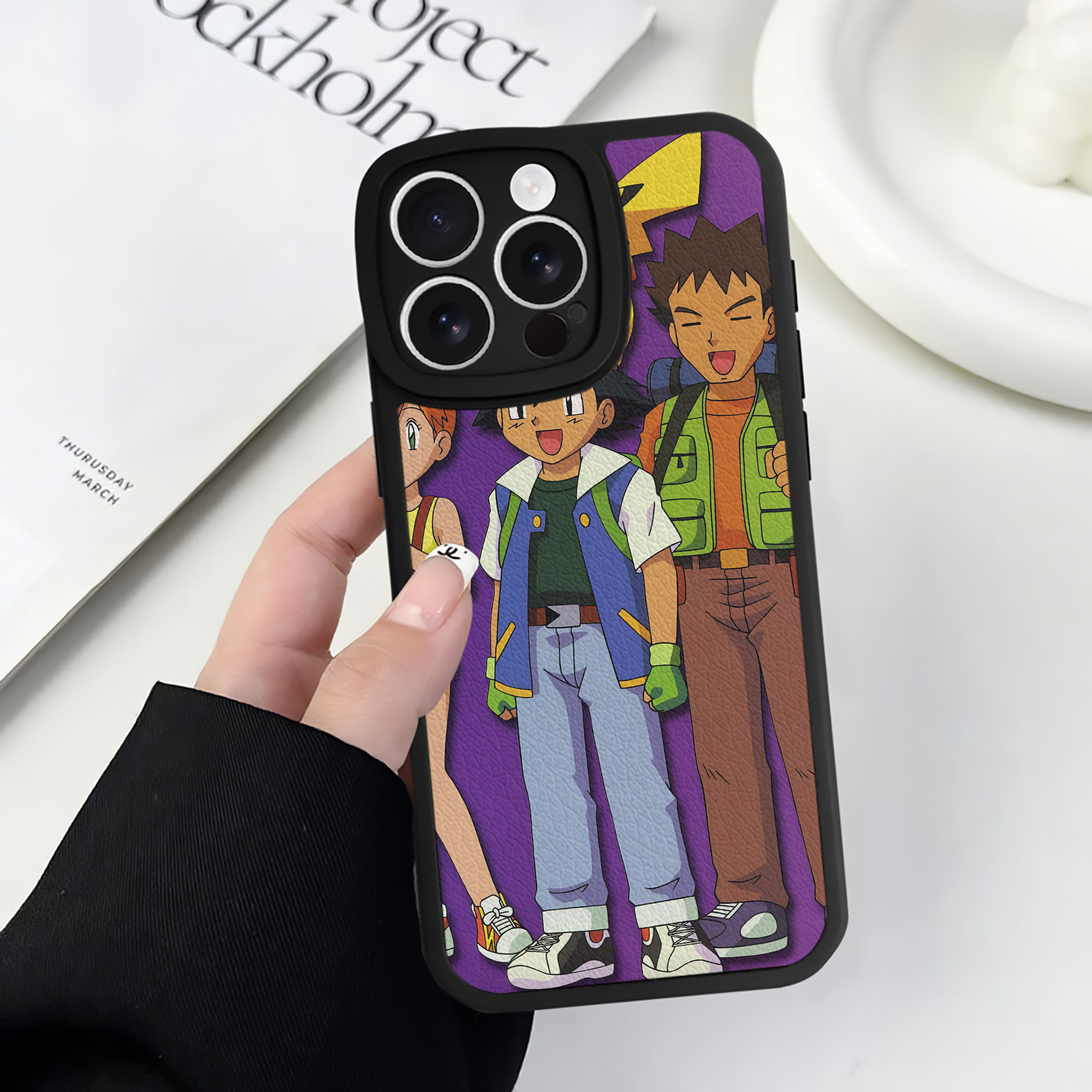 （画像用） ポケットモンスター Pokémon 【iPhone 16シリーズ対応】シリコンスマホケース（レザー調） 材質：シリコン